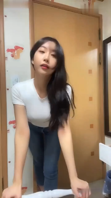 Huấn luyện viên thể hình Seoul gợi cảm hướng dẫn quan hệ tình dục bỏng rẫy đầy đam mê